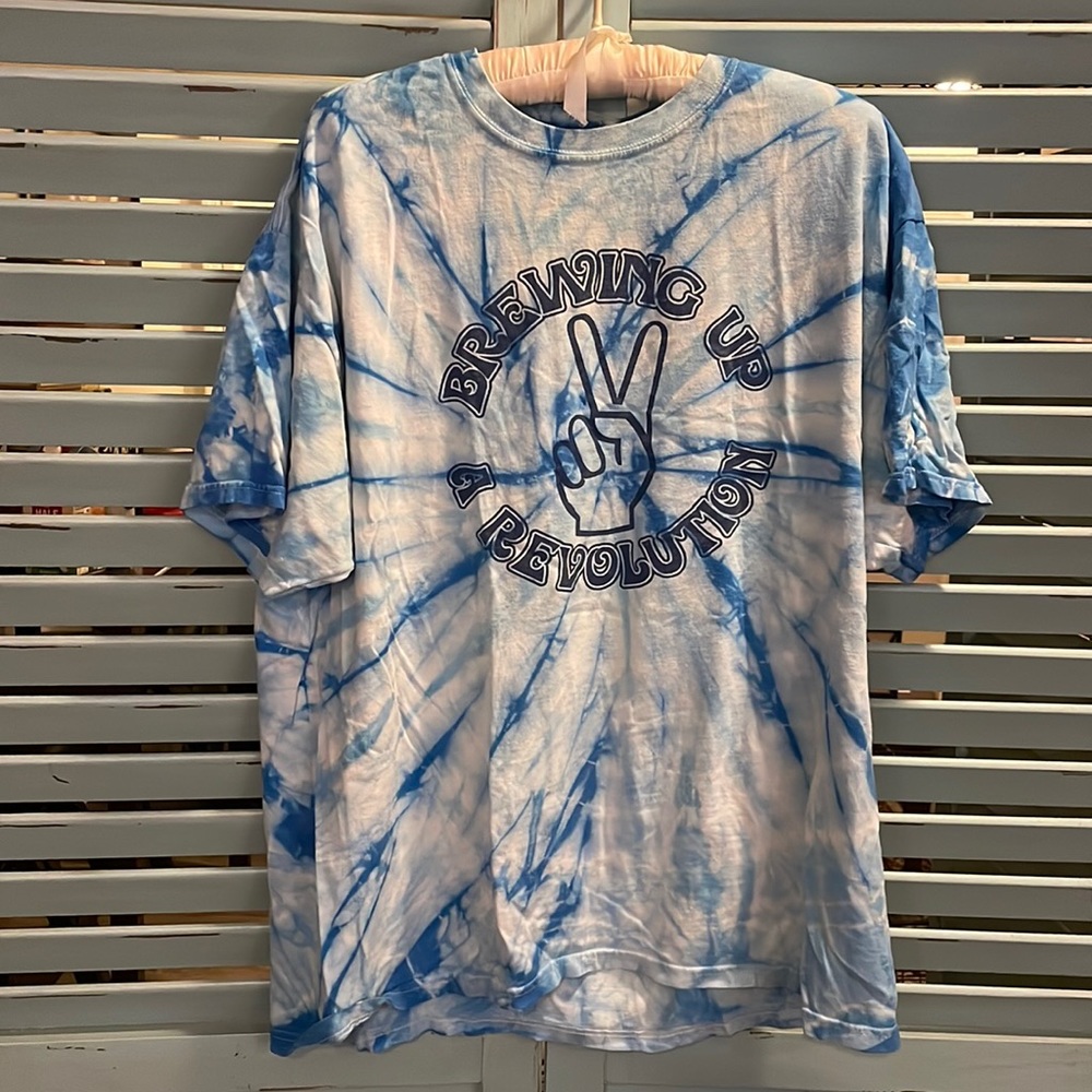 Size XL BLUE MOUNTAIN BREWERY Tie Dye T-shirt from Nelson County, Virginia.